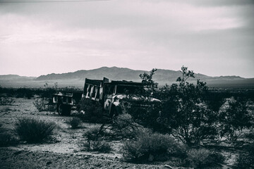 Fototapeta na wymiar old truck in the desert