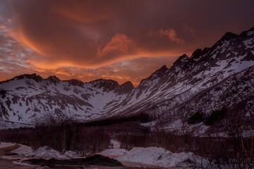 Fototapeta na wymiar Incredible sunset n spring in Norway in the lofoten islands