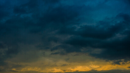 Obraz premium Scenic view of clouds on sky during sunset 