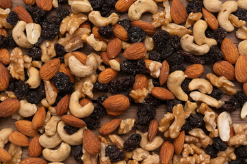 mixed nuts and dried fruits