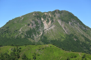 Obraz premium Mountain climbing in summer season