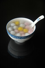 Sweet dumplings made of glutinous rice flour	