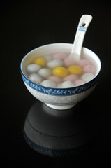 Sweet dumplings made of glutinous rice flour	