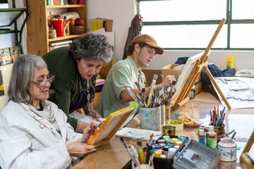 Drawing and painting class in atelier