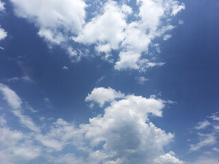 Obraz premium 空と雲の青空背景