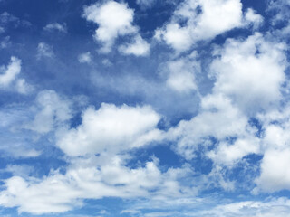 Naklejka na ściany i meble 空と雲の青空背景