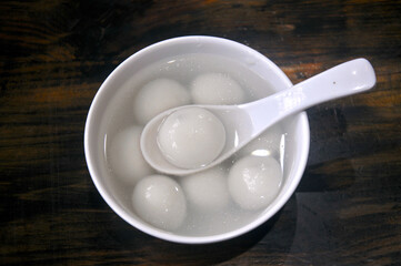 Sweet dumplings made of glutinous rice flour