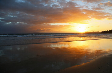 Fototapeta na wymiar Sunrise reflection - New Zealand