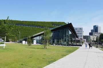 Fototapeta na wymiar Ingenhoven-Tal im Stadtzentrum Düsseldorf