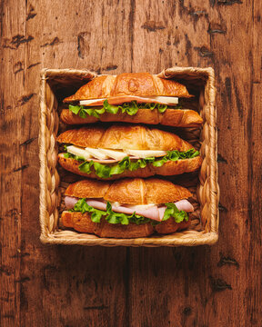 Breakfast Croissants With Ham and cheese