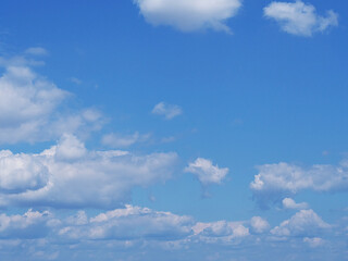 Obraz premium 青空と白い雲