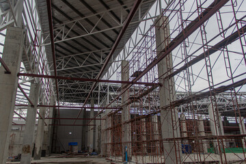 Obraz premium The roof steel structure of under construction building