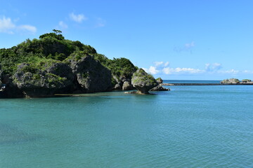 浜比嘉島アマミチューの墓 (OKinawa)