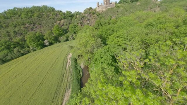 FPV-Video um Burg Wernerseck