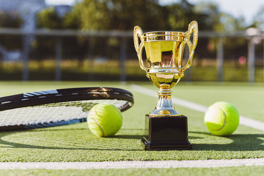 Tennis Pokal Bilder – Durchsuchen 24,214 Archivfotos, Vektorgrafiken und  Videos | Adobe Stock