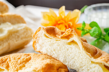 クッキー生地の塩パン