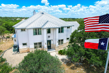 Life in the country with no neighbors