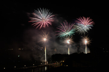 Feu d'artifice du 14 juillet &agrave; Toulouse, France.