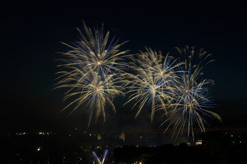 Feu d'artifice du 14 juillet &agrave; Toulouse, France.