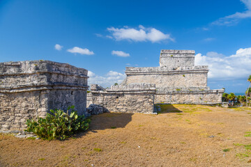 Fototapeta na wymiar The castle, Mayan Ruins in Tulum, Riviera Maya, Yucatan, Caribbean Sea, Mexico