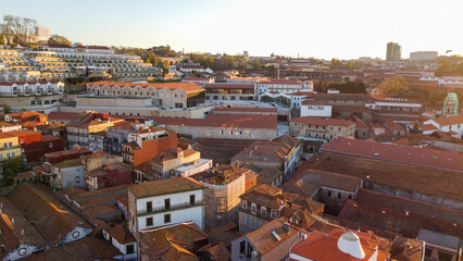 Fototapeta na wymiar Vista aérea de drone sobre Vila Nova de Gaia, Porto (Portugal)