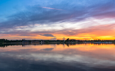 Obraz na płótnie Canvas Willen Lake south bay sunset panorama in Milton Keynes. England