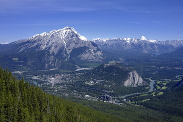 les montagnes Rocheuses canadiennes à Banff - obrazy, fototapety, plakaty