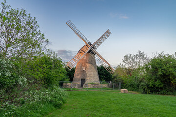 Plakat Bradwell Windmill at sunset in Milton Keynes. England