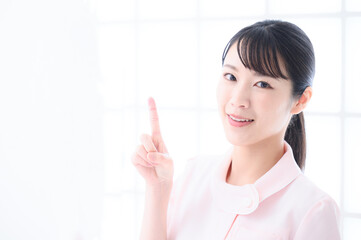 美容系ナースや看護師のイメージに使いやすいアジア人女性のポートレート　コピースペース　アップ