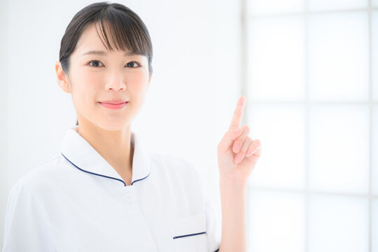 美容系ナースや看護師のイメージに使いやすいアジア人女性のポートレート　コピースペース　オススメ