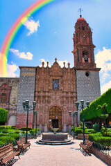 Obraz premium サンミゲル・デ・アジェンデの美しい教会