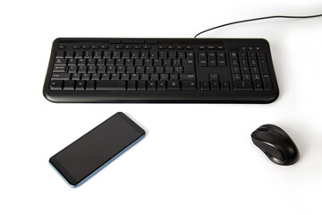 キーボードとマウス スマートフォン 白背景