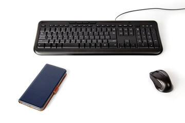キーボードとマウス スマートフォン 白背景