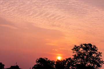 Obraz premium Amazing cloud formation in colourful sky during a monsoon sunrise morning
