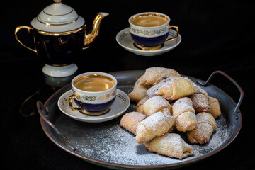 Bagels with boiled condensed milk.

