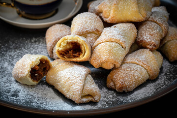 Bagels with boiled condensed milk.
