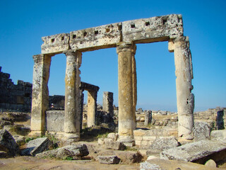 Fototapeta premium Stone ruins in the ancient city of Hieropolis, Turkey.