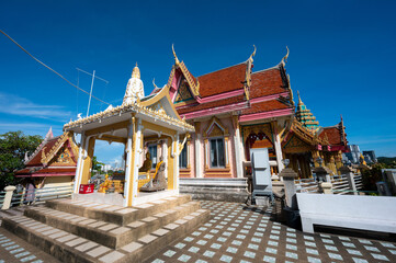 Naklejka premium Si Racha District, Thailand, June 27, 2022. Wat Ko Loi (Koh Loy Temple) in Ko Loi Island at Si Racha District, Chonburi province Thailand.