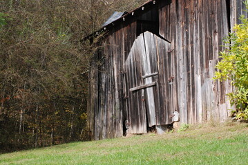 A run down barn and building in Townsend, TN Fall of 2021