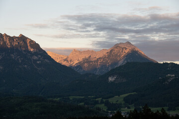 Fototapeta na wymiar Bergwelt - Alpenpanorama