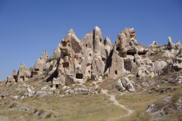 Opuszczone kamienne domy w Kapadocji, Turcja