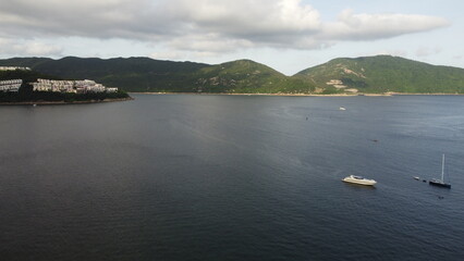 Obraz premium view of the sea and mountain