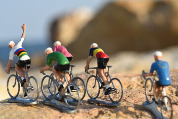Cyclisme cycliste champion du monde arc en ciel vélo victoire - obrazy, fototapety, plakaty