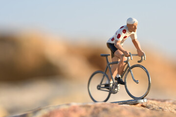 Fototapeta na wymiar Cyclisme cycliste vélo Tour de France maillot à pois 