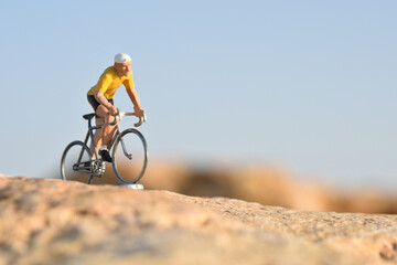 Fototapeta na wymiar Cyclisme cycliste vélo Tour de France maillot jaune