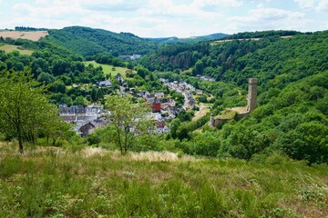 Fototapeta na wymiar View of the hills of the city of Monreal, Eifel