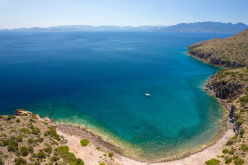 Wyspa Aegina w Grecji, widok z góry z drona. Widok na piekne morze śródziemne.