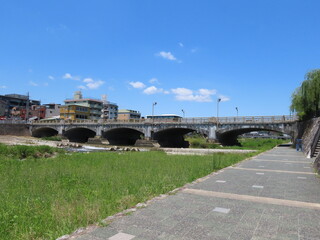 明治期の面影を伝える鴨川で最古の七条大橋