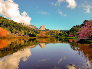 Fototapeta na wymiar Lake with reflection of Pedra Azul in rural area of ​​Espírito Santo, southeastern Brazil