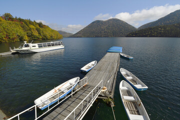 秋の然別湖桟橋（北海道・鹿追町）
